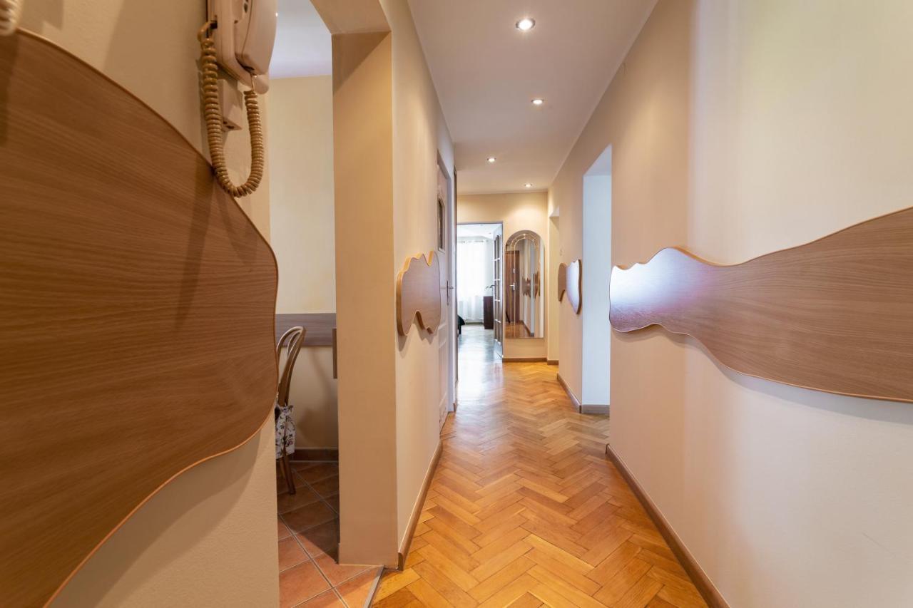 Apartament Przy Parku Kudowa-Zdrój Buitenkant foto