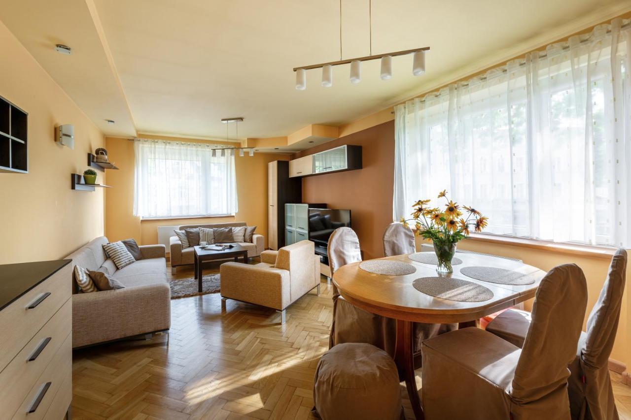 Apartament Przy Parku Kudowa-Zdrój Buitenkant foto